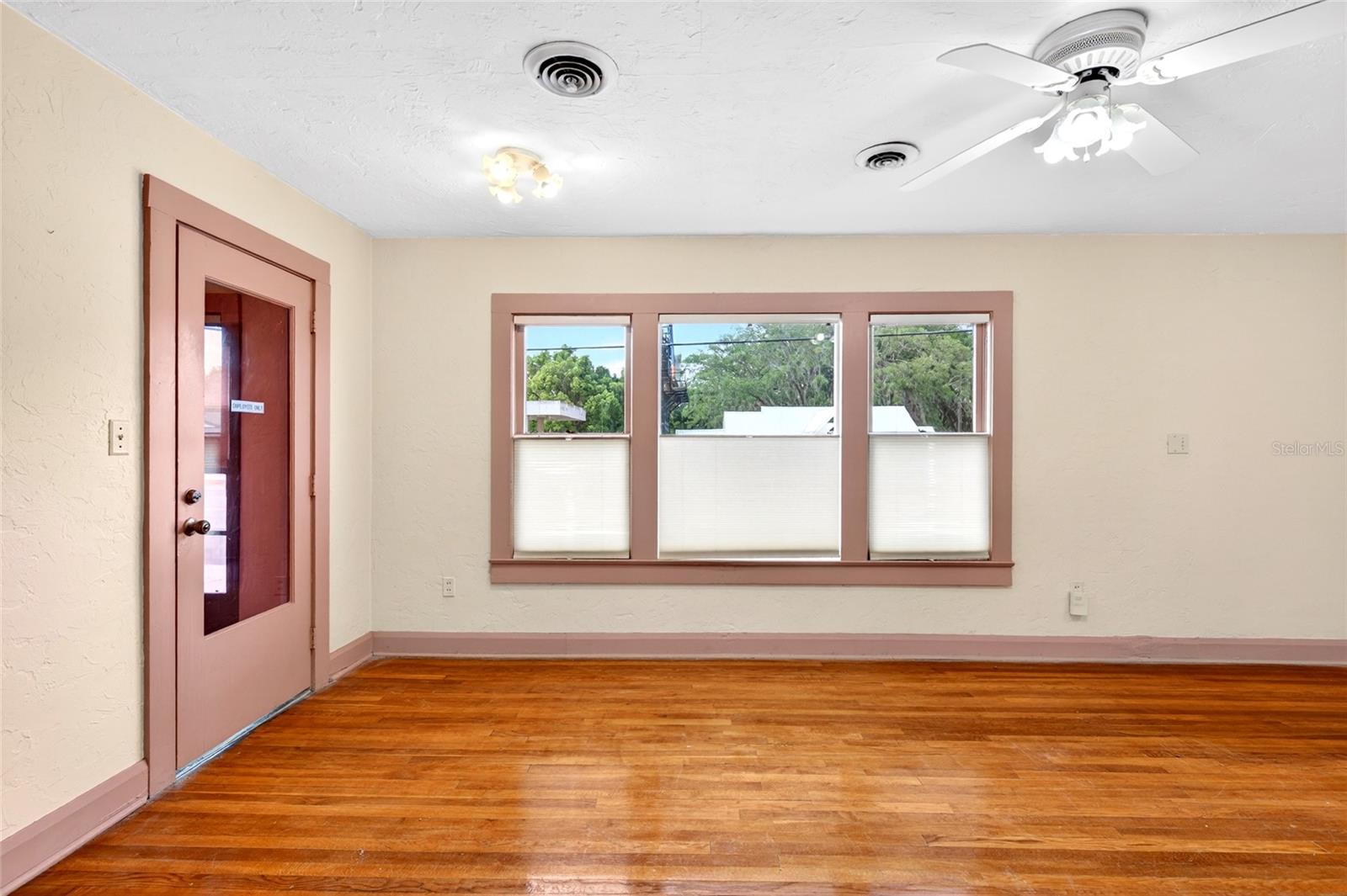 FORT KING HEIGHTS - Commercial Lease