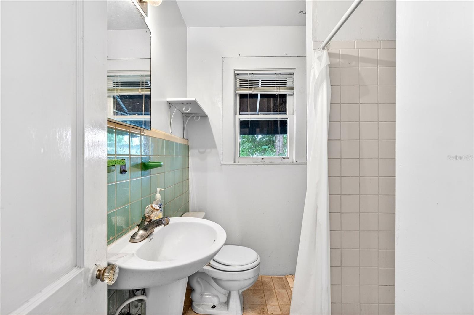 FORT KING HEIGHTS - Commercial Lease