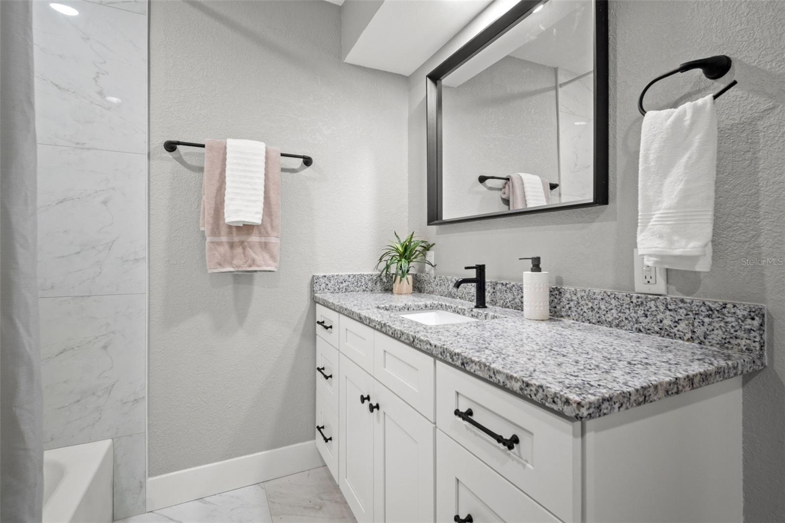 LAKESIDE TERRACE 1ST ADD - Residential