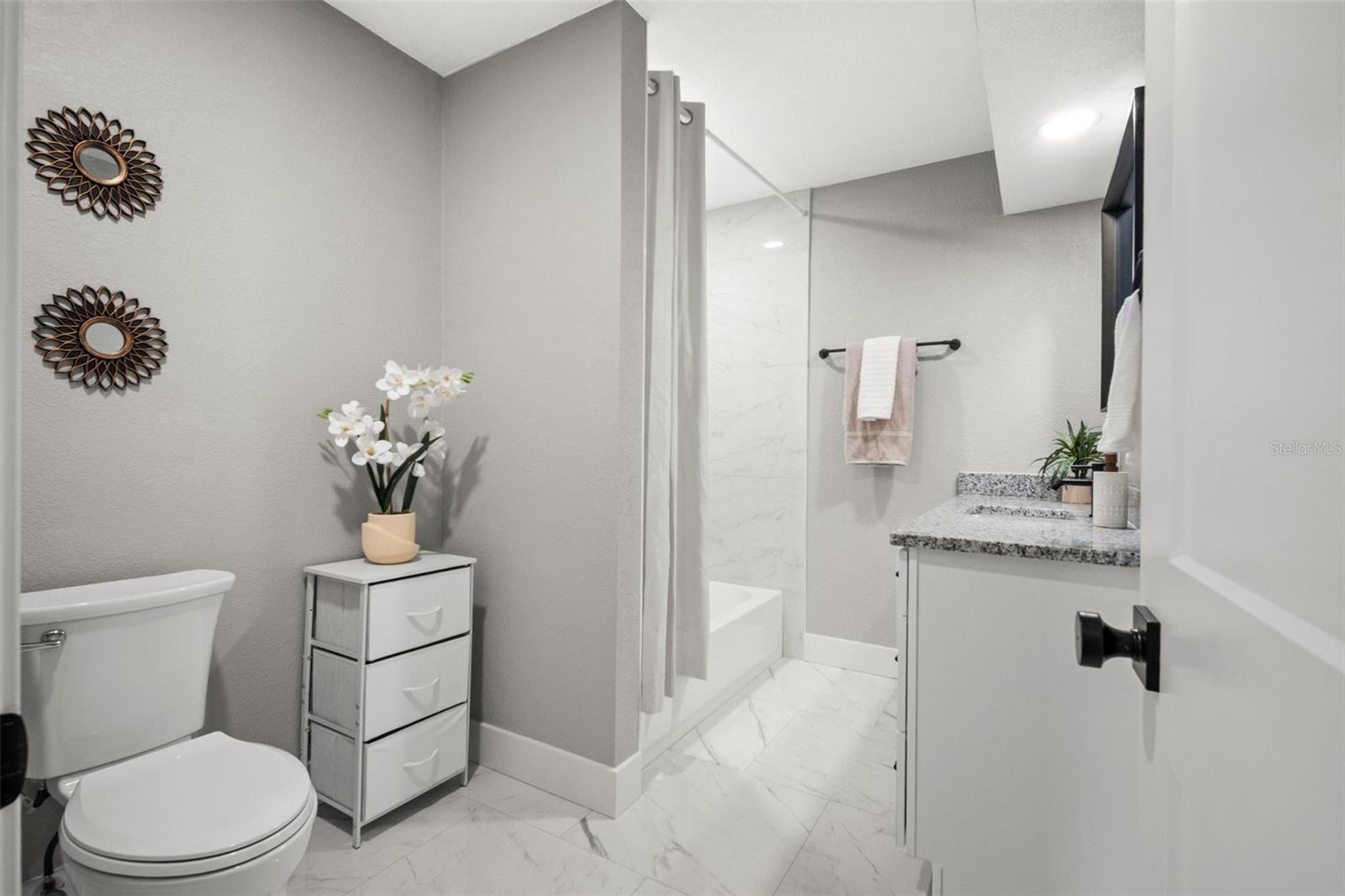 LAKESIDE TERRACE 1ST ADD - Residential