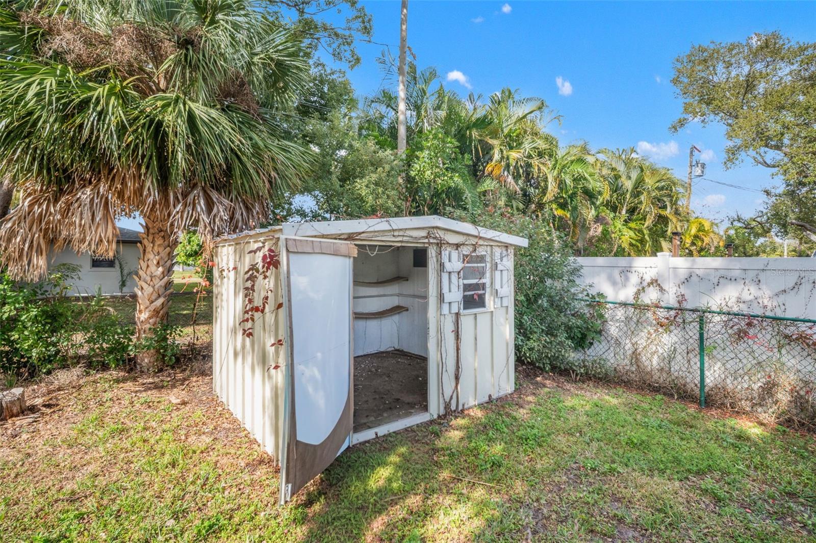 LAKESIDE TERRACE 1ST ADD - Residential