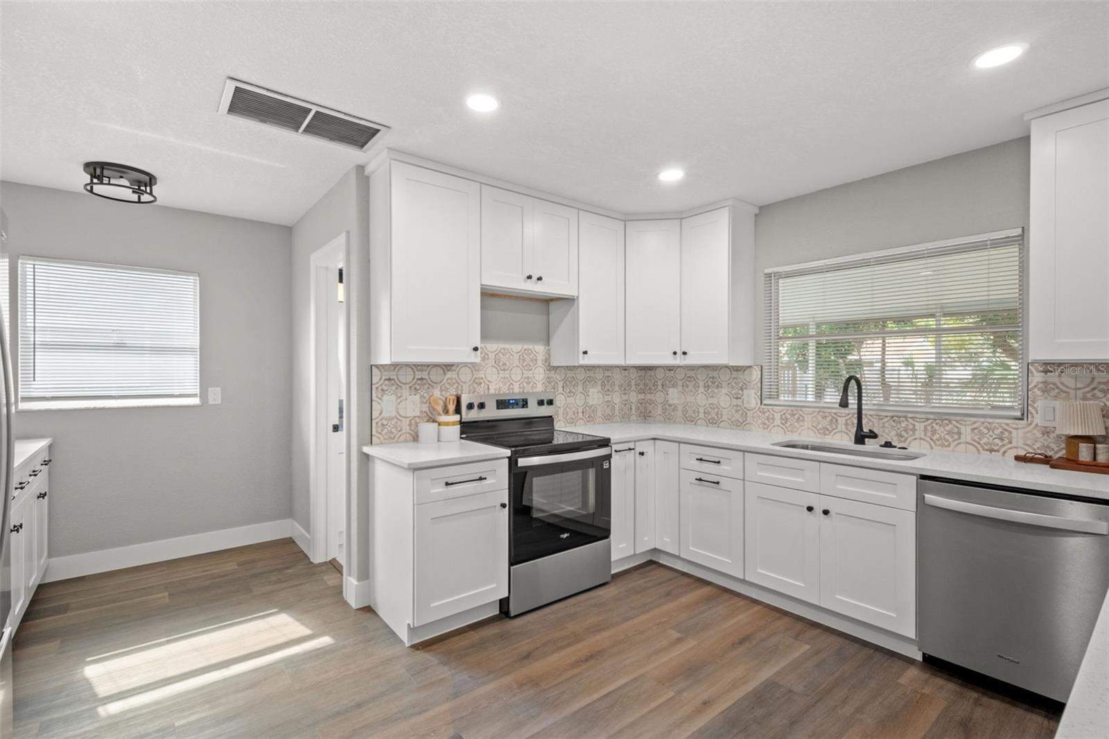 LAKESIDE TERRACE 1ST ADD - Residential