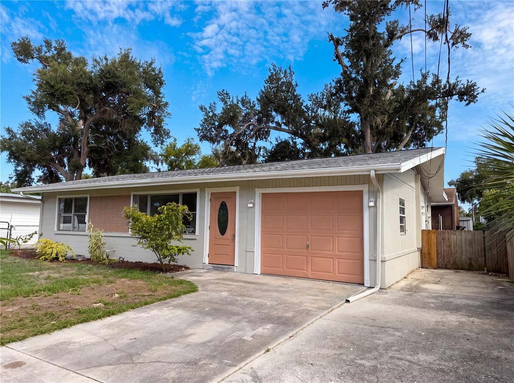 Photo of 1516 2nd Avenue E, Bradenton, FL 34208 (MLS # O6426378)