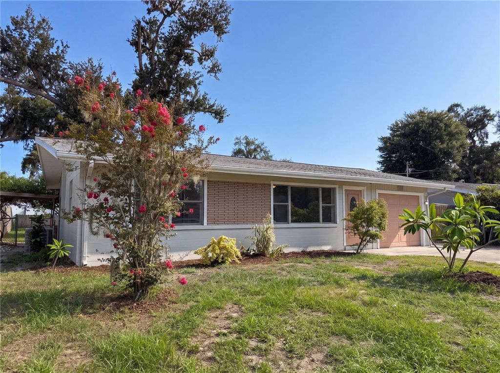 Photo of 1516 2nd Avenue E, Bradenton, FL 34208 (MLS # O6426378)