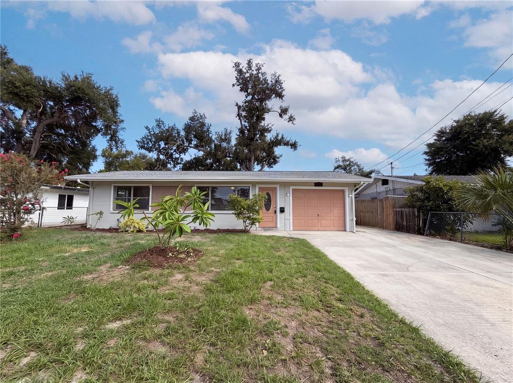 Photo of 1516 2nd Avenue E, Bradenton, FL 34208 (MLS # O6426378)