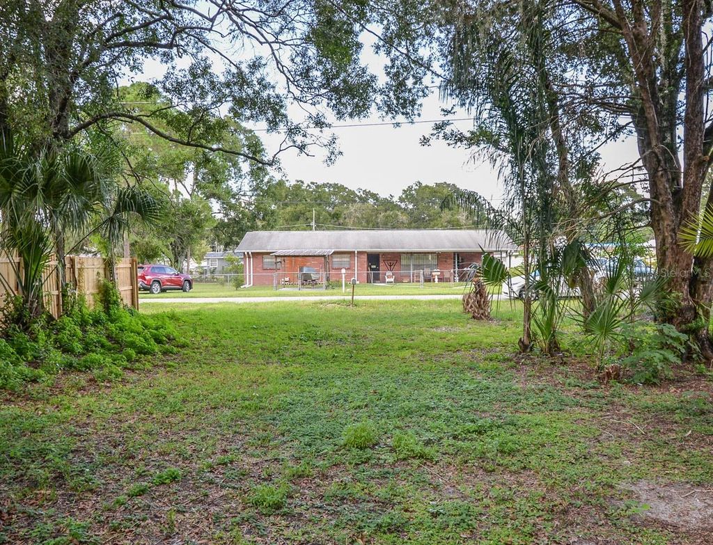 Photo of 1522 W Clinton Street, Tampa, FL 33604 (MLS # TB8470256)