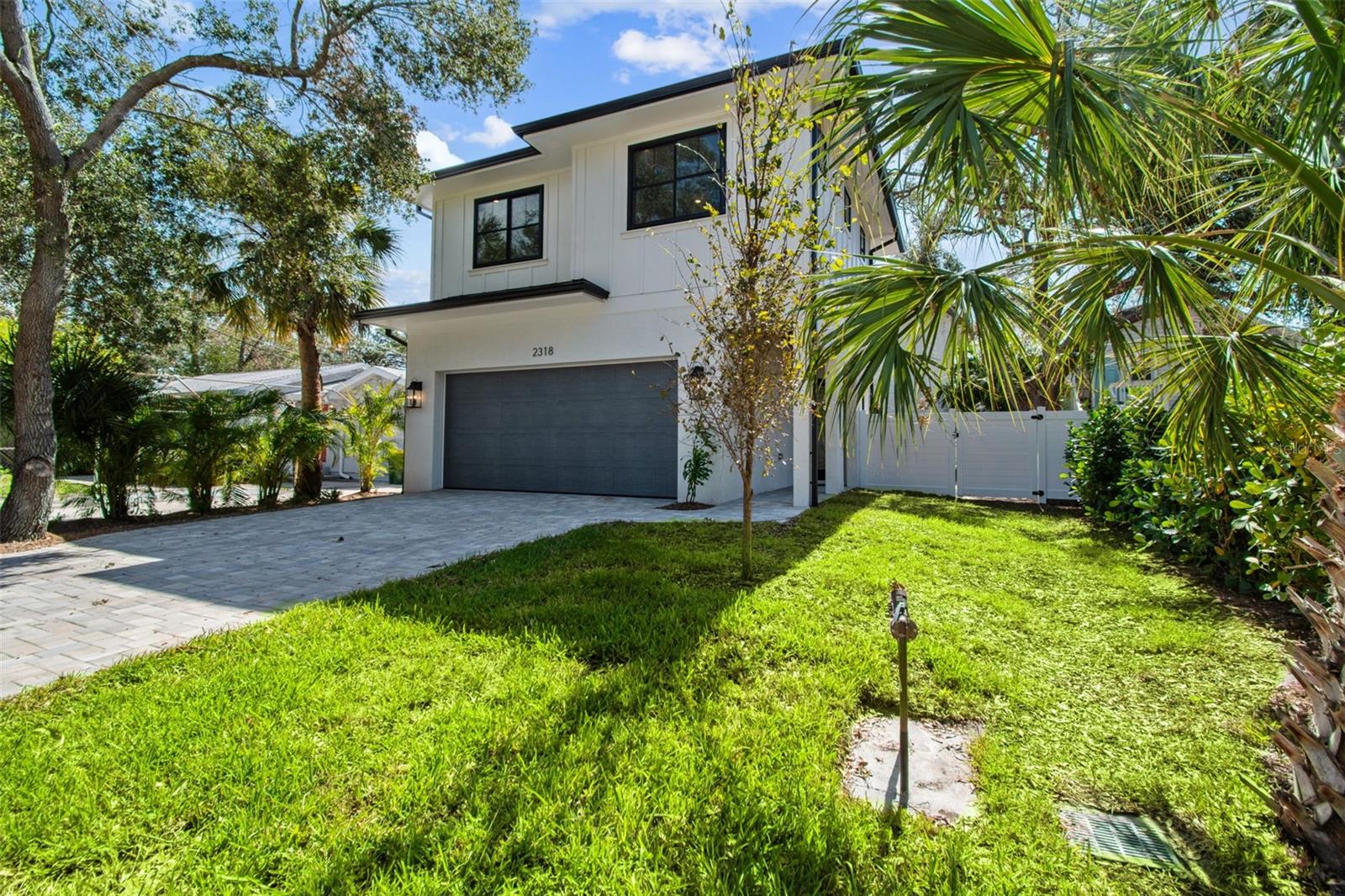 2318 BAY STREET