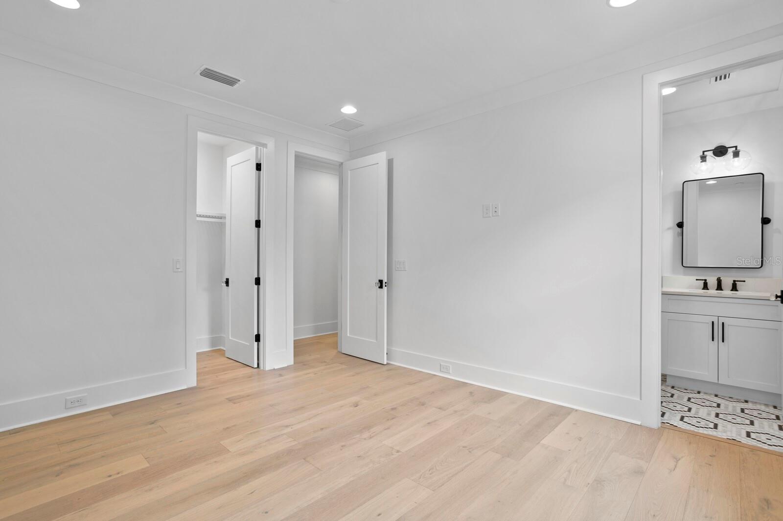 HYDE PARK WEST - Residential