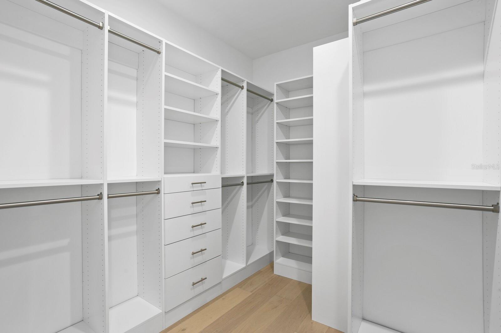 HYDE PARK WEST - Residential