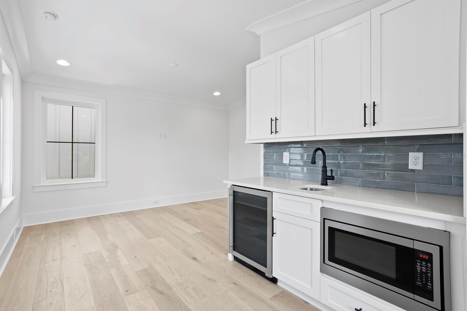 HYDE PARK WEST - Residential