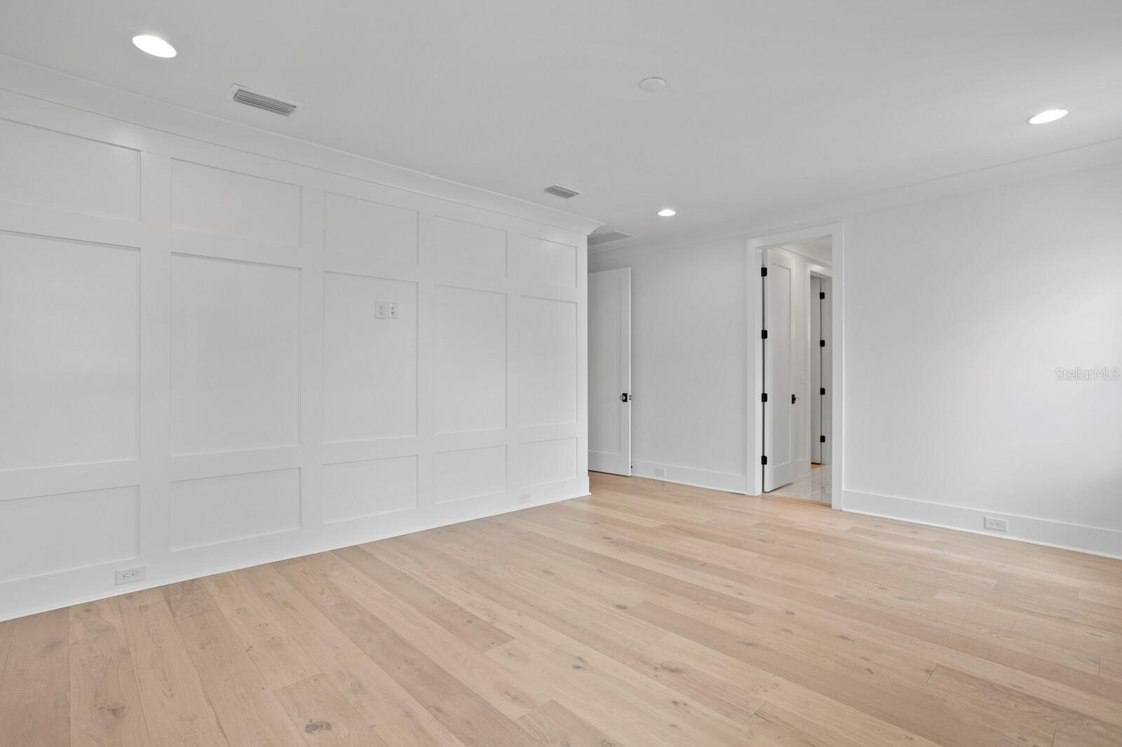 HYDE PARK WEST - Residential