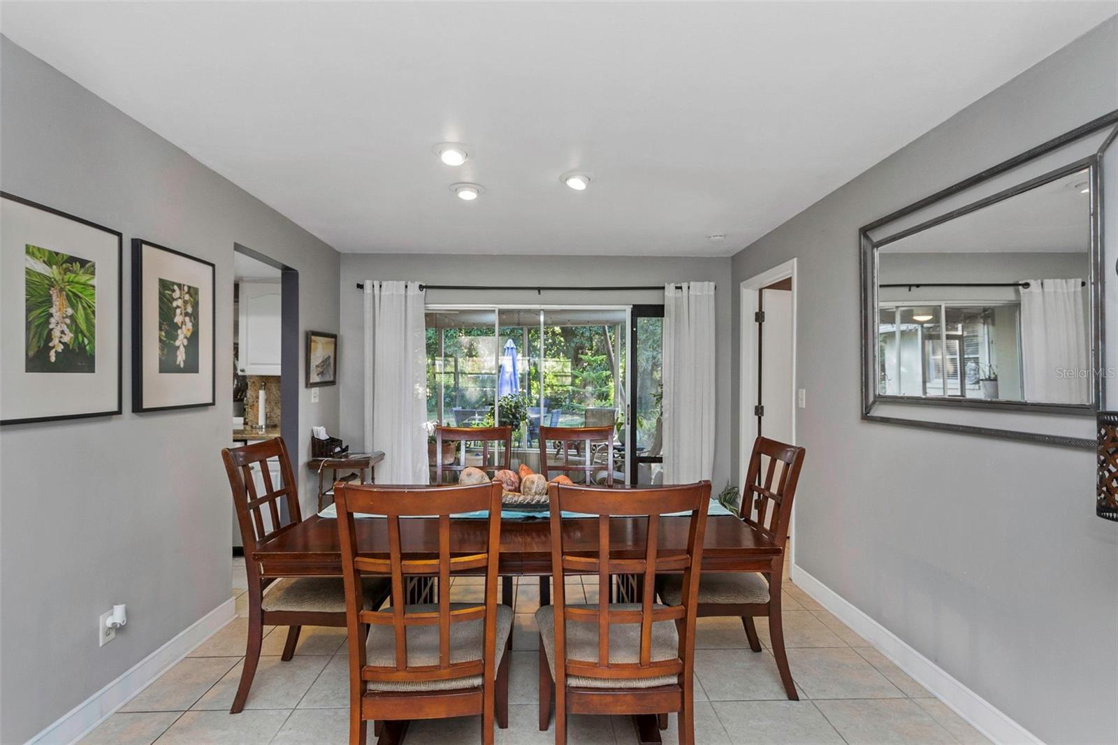 ARMISTEAD MANOR - Residential