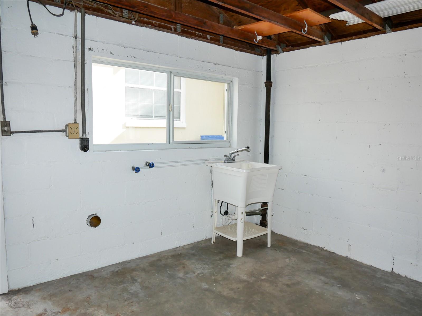 MOUNT WASHINGTON 1ST SEC - Residential Lease