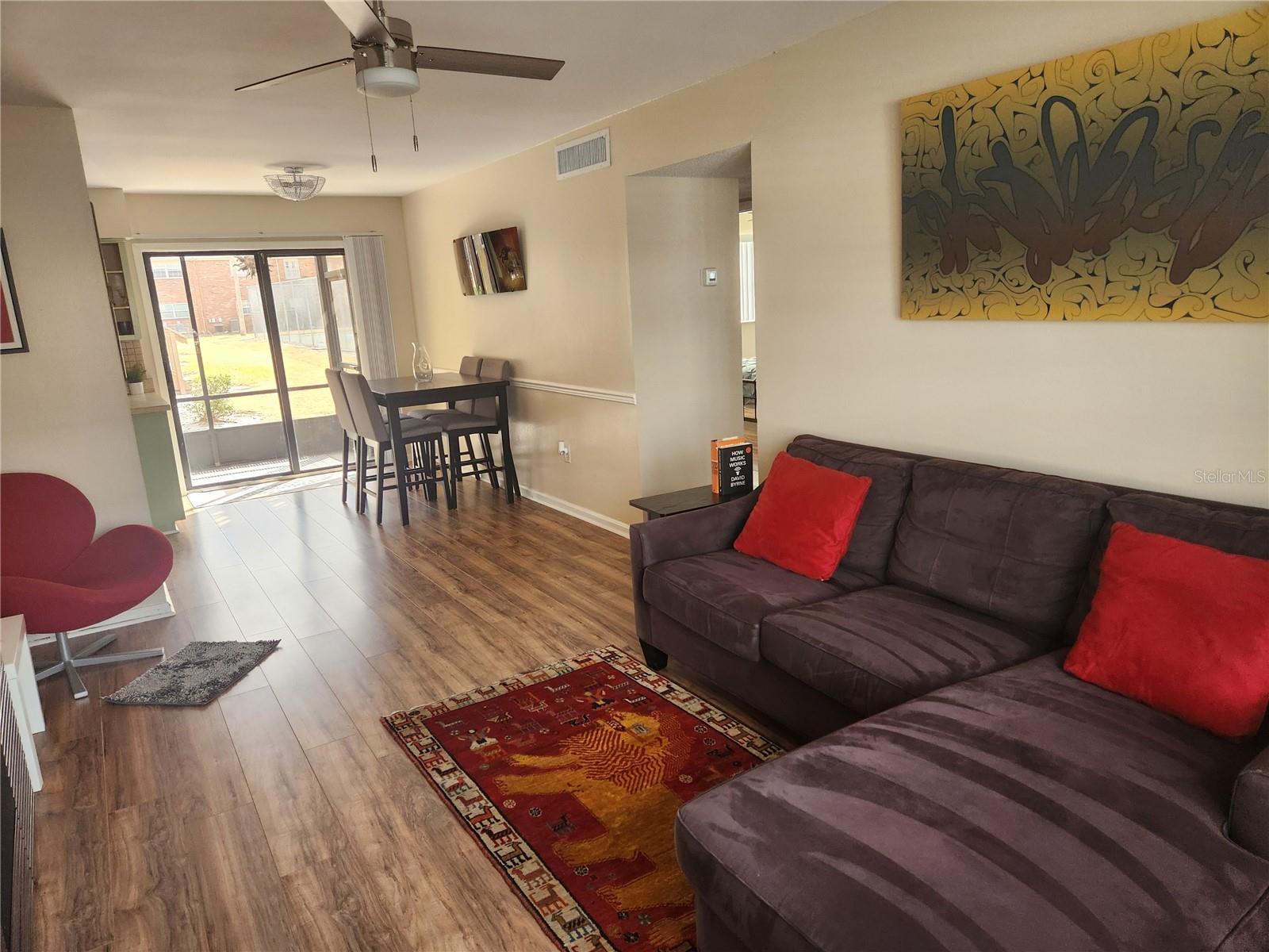 LAKE BENTLEY SHORES CONDO PH 01 - Residential