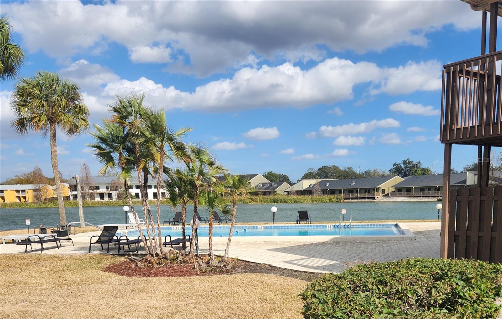 LAKE BENTLEY SHORES CONDO PH 01 - Residential