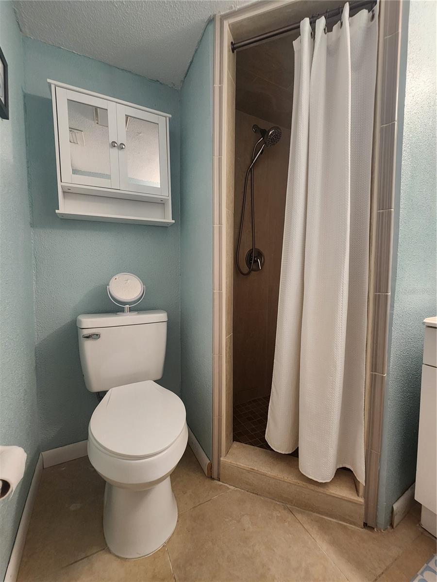 LAKE BENTLEY SHORES CONDO PH 01 - Residential