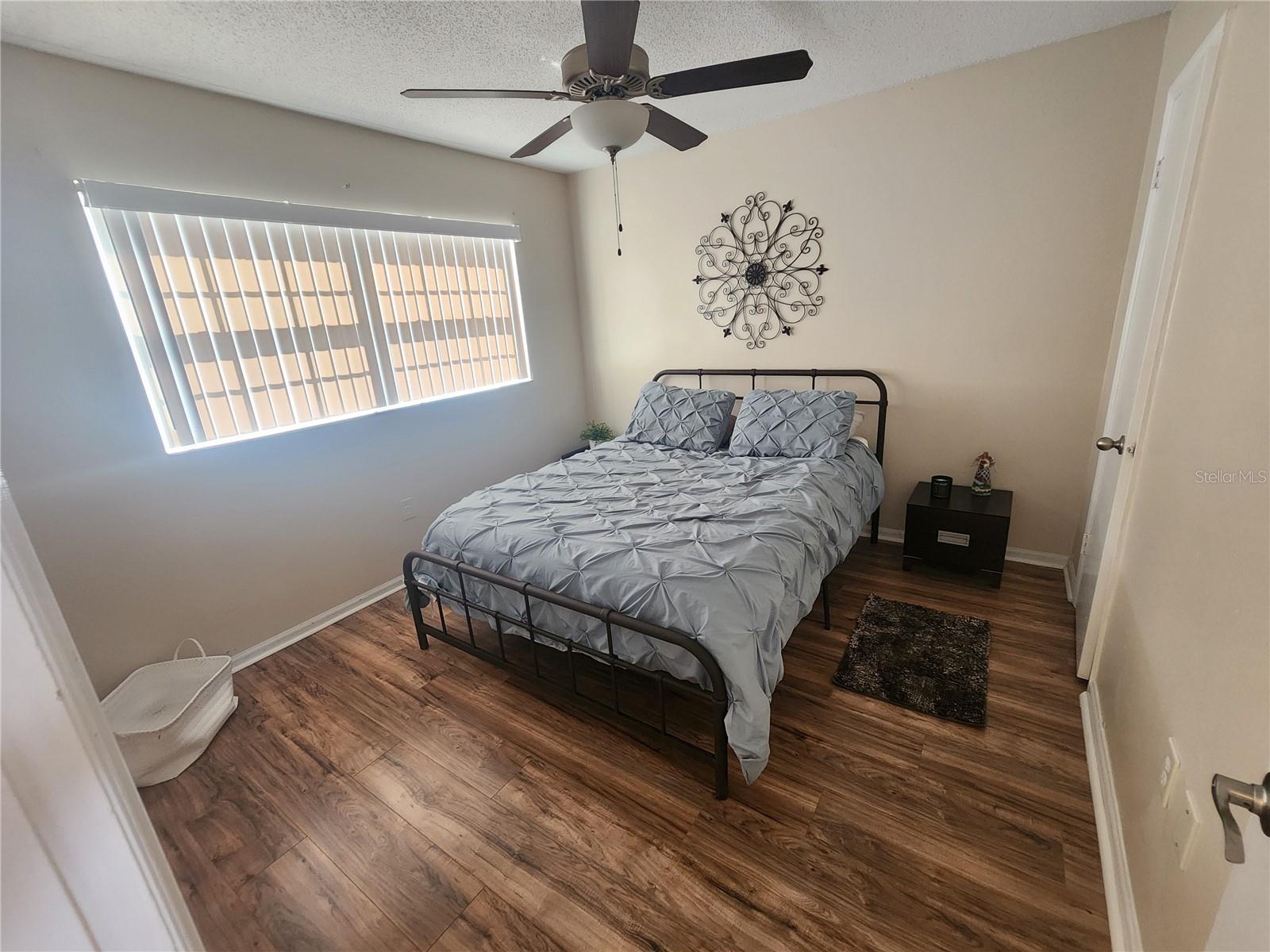 LAKE BENTLEY SHORES CONDO PH 01 - Residential