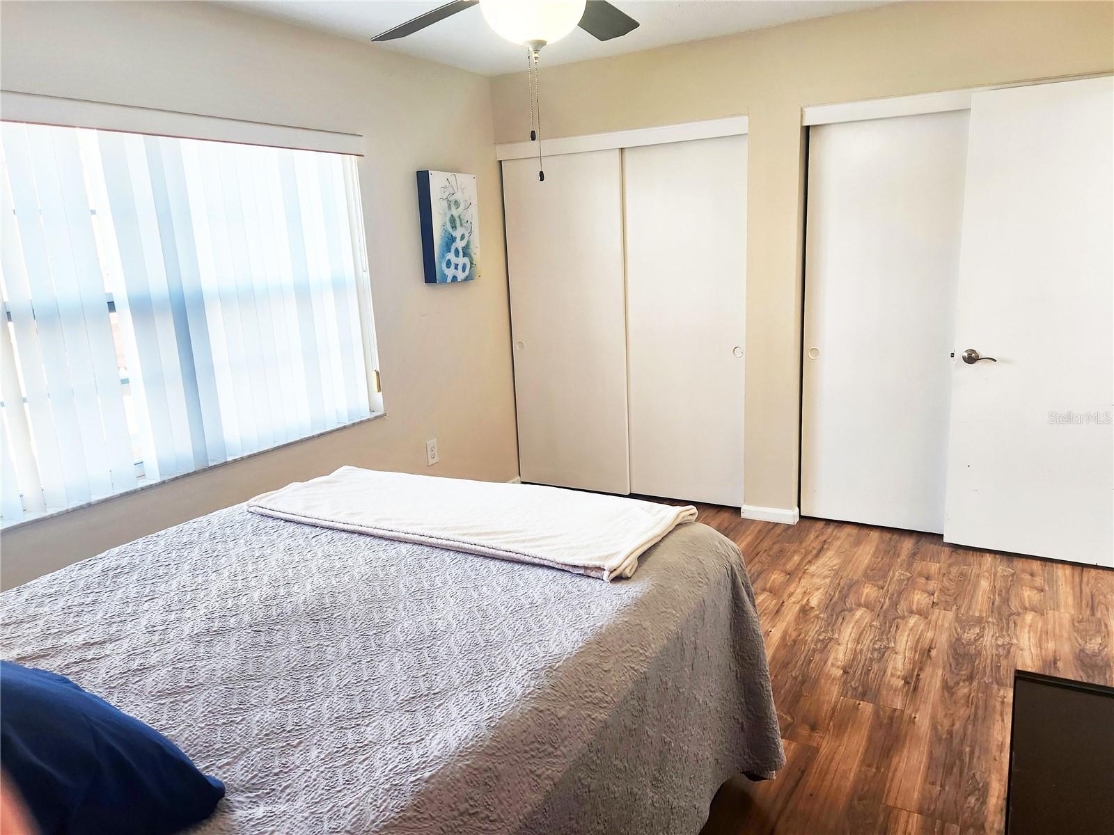 LAKE BENTLEY SHORES CONDO PH 01 - Residential