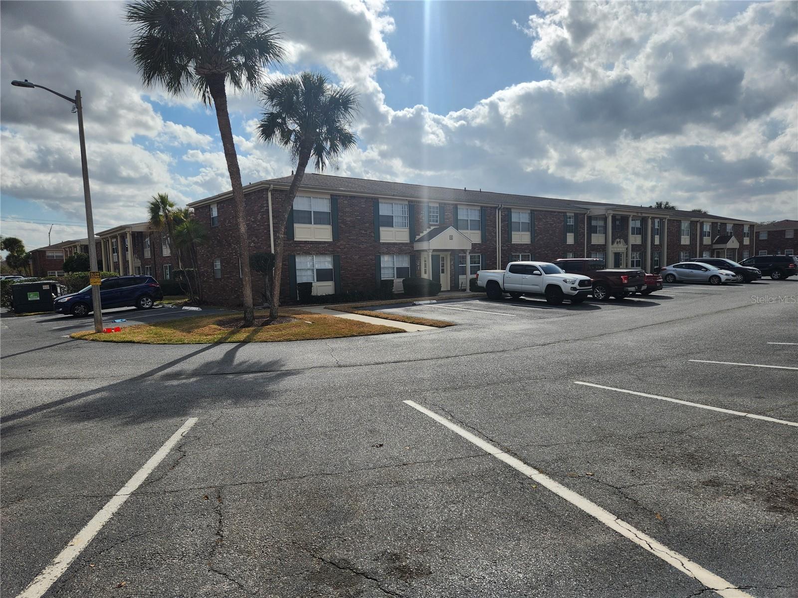 LAKE BENTLEY SHORES CONDO PH 01 - Residential