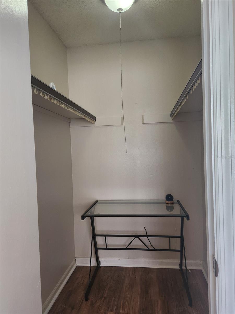 LAKE BENTLEY SHORES CONDO PH 01 - Residential