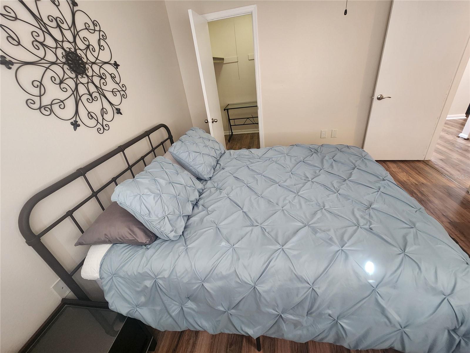 LAKE BENTLEY SHORES CONDO PH 01 - Residential