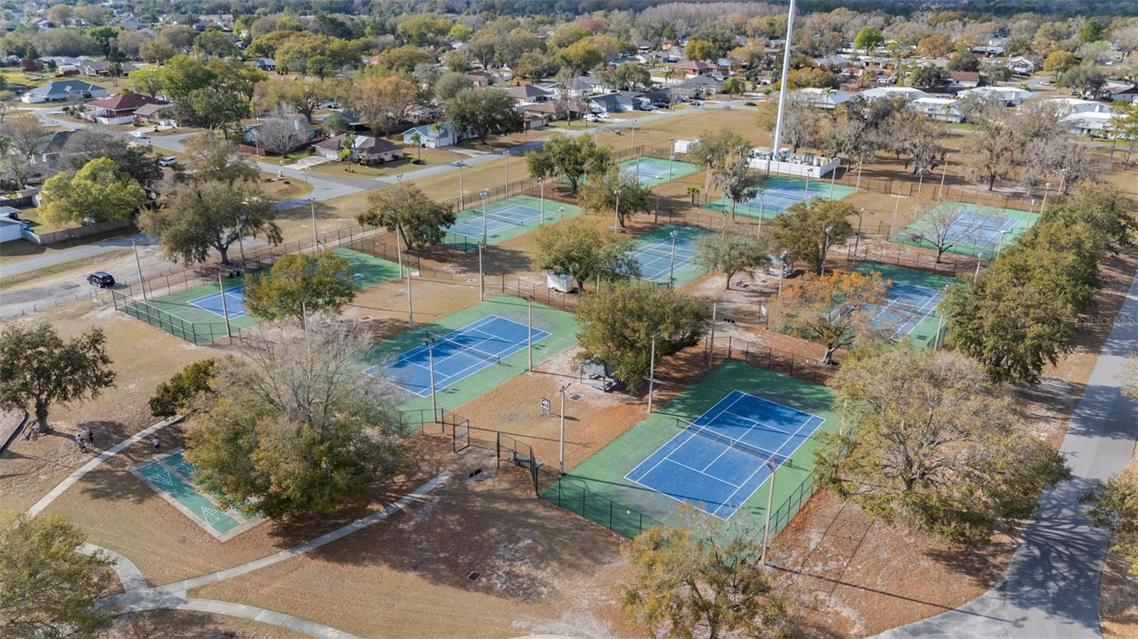 LAKE PADGETT ESTATES EAST - Residential