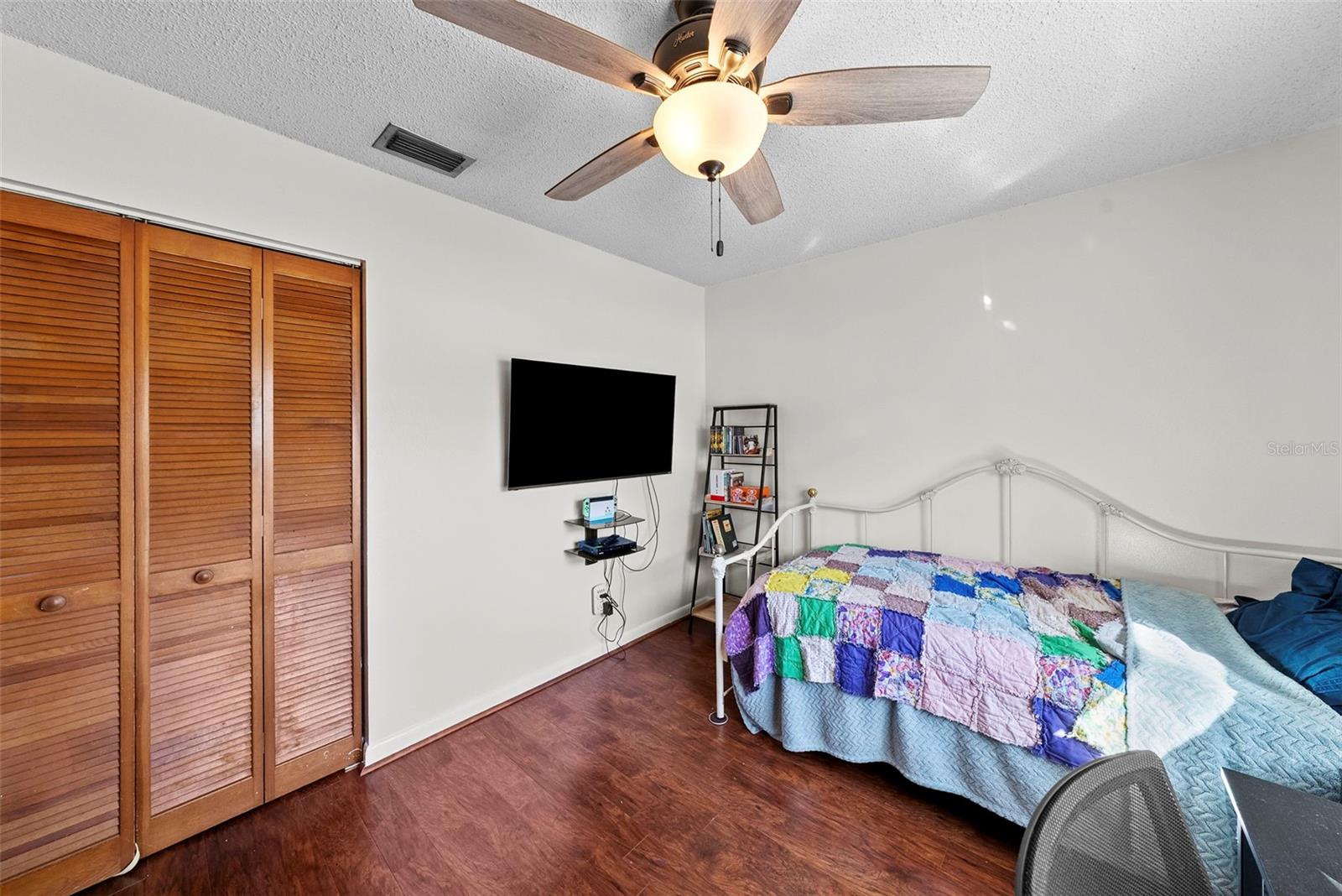 LAKE PADGETT ESTATES EAST - Residential