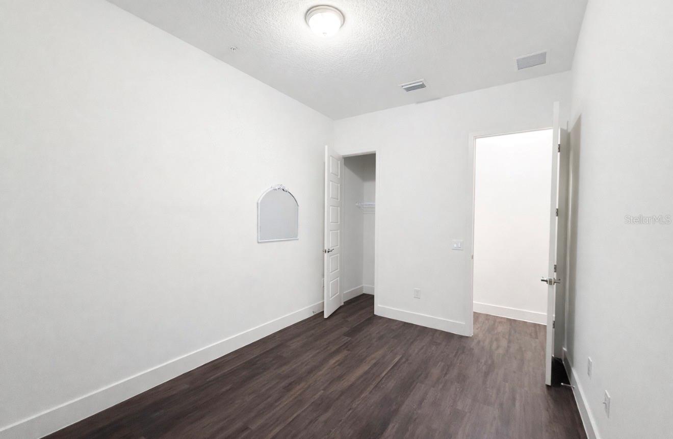 LIVE/WORK UNS/UPTOWN AVALON - Residential Lease