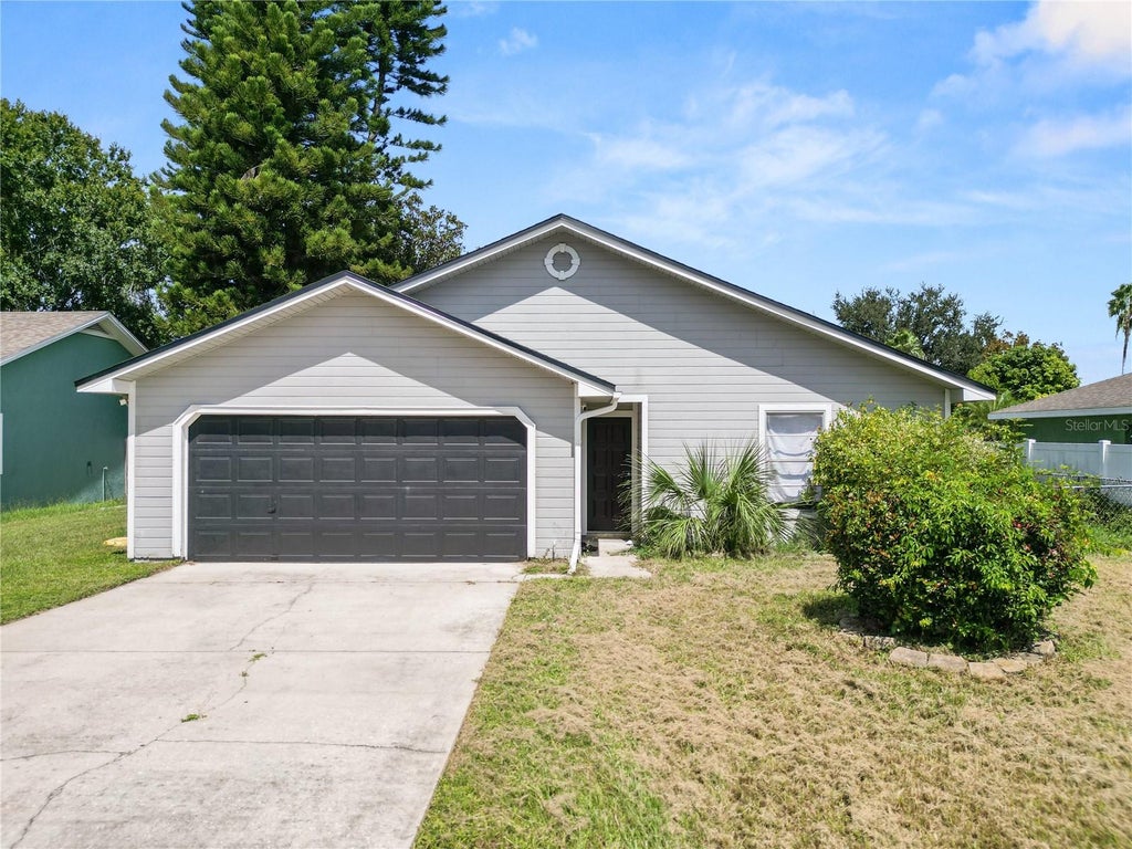 Photo of 3307 Fox Ridge Drive, Winter Haven, FL 33884 (MLS # L4956106)