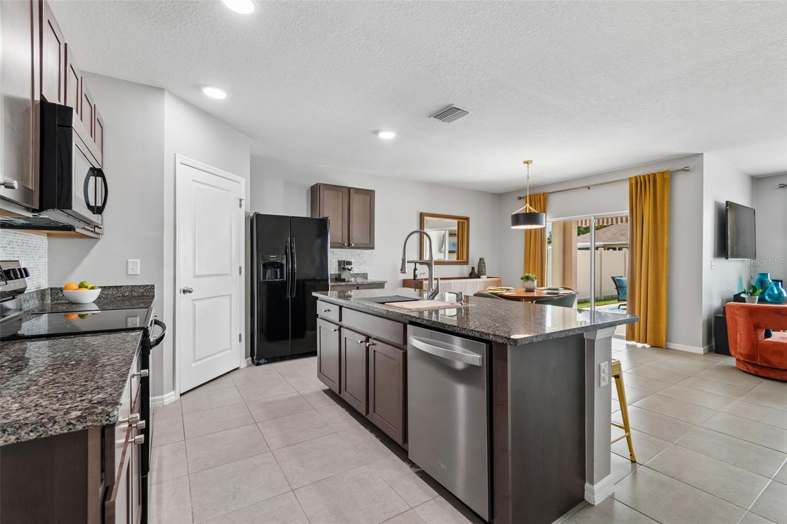 THE OAKS - Residential