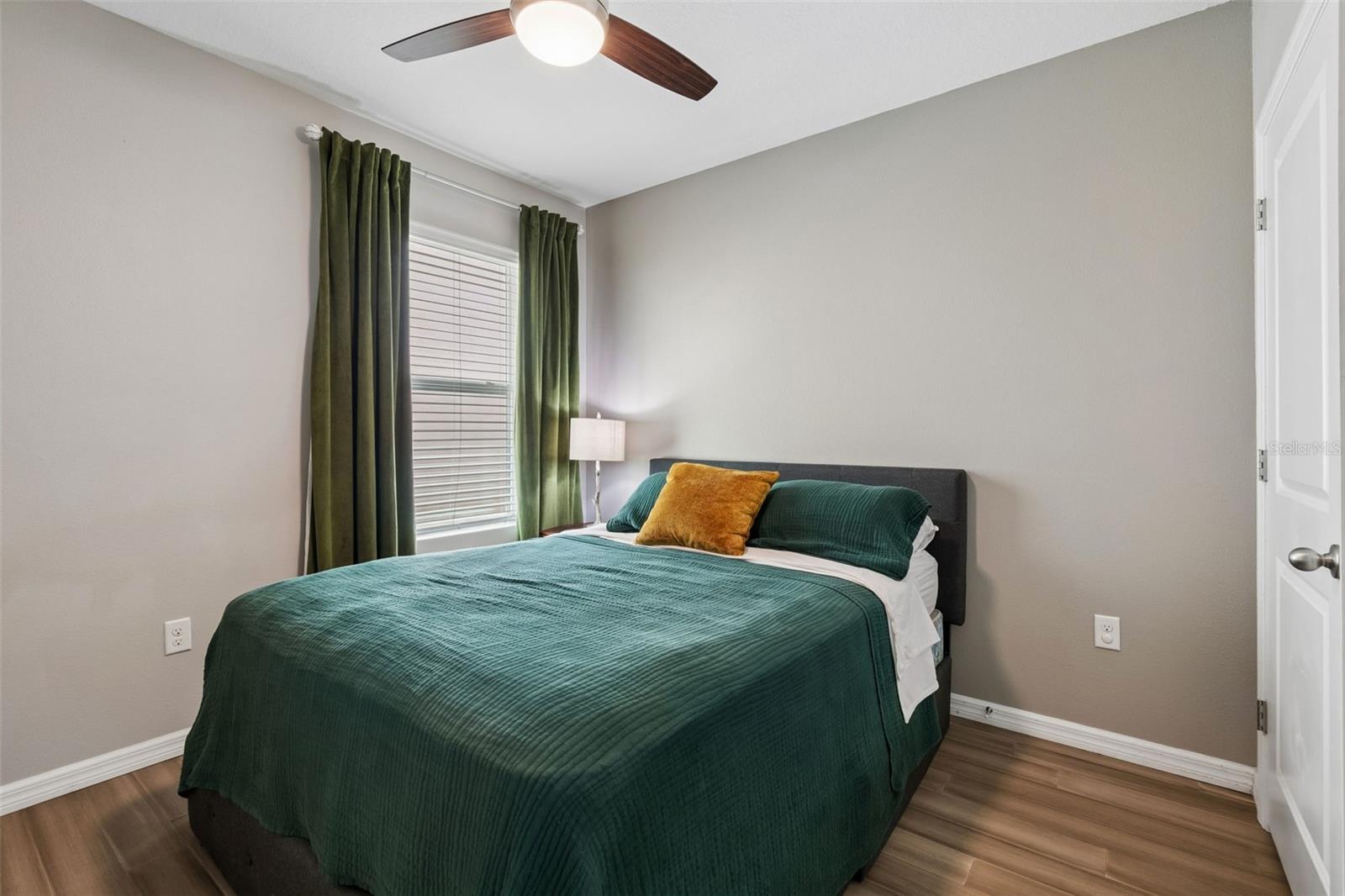 THE OAKS - Residential