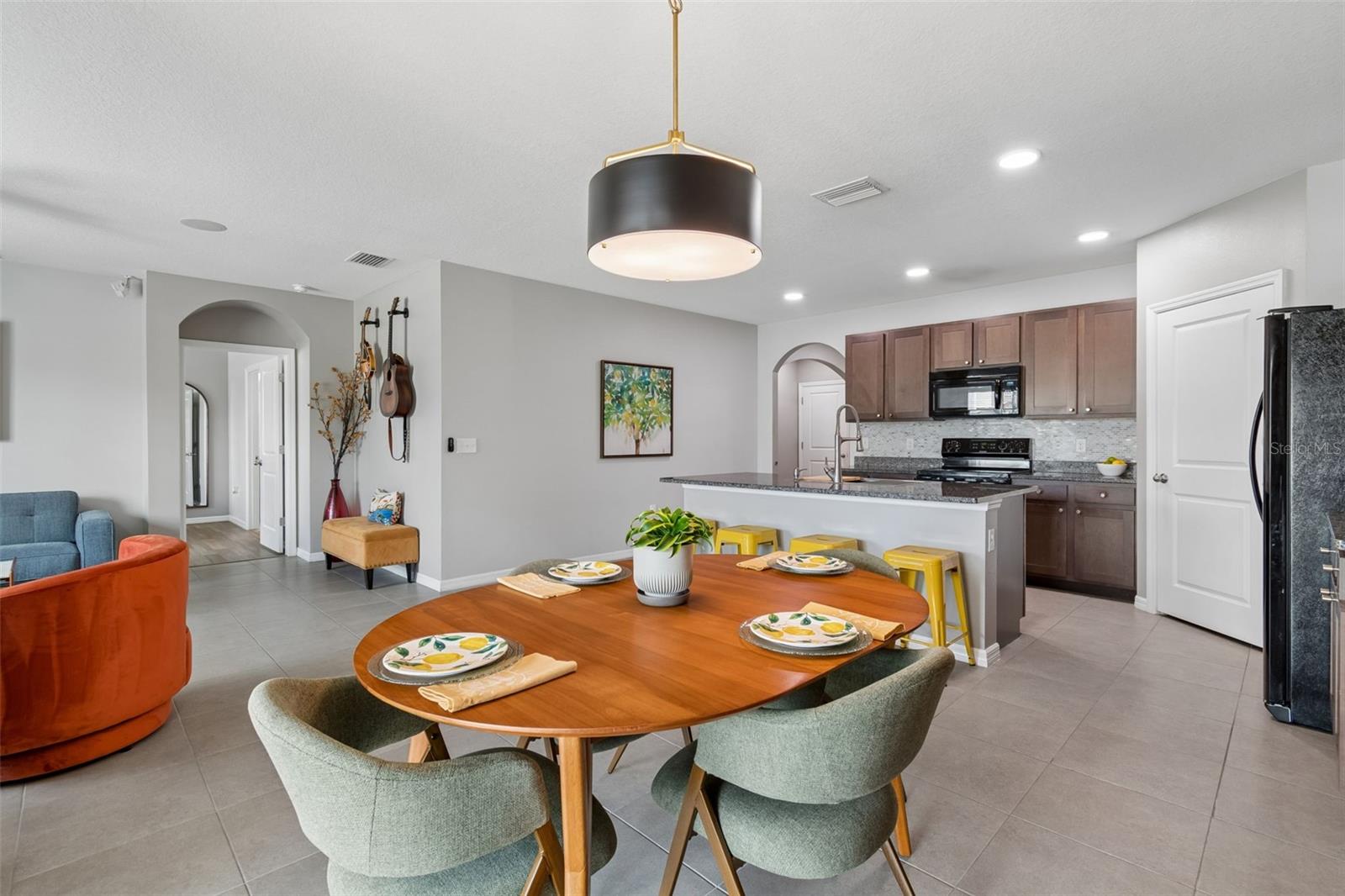THE OAKS - Residential