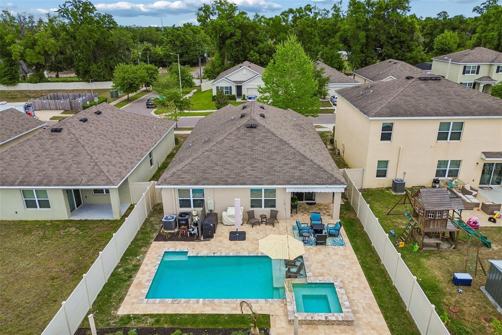 THE OAKS - Residential