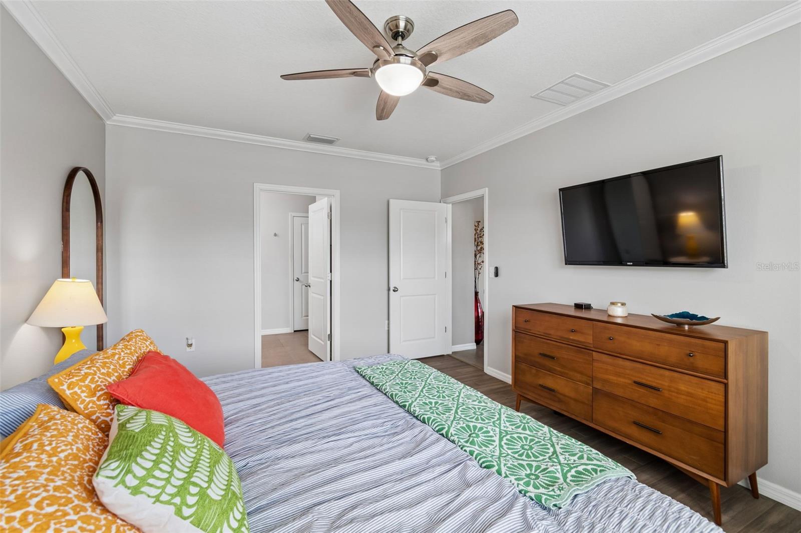 THE OAKS - Residential