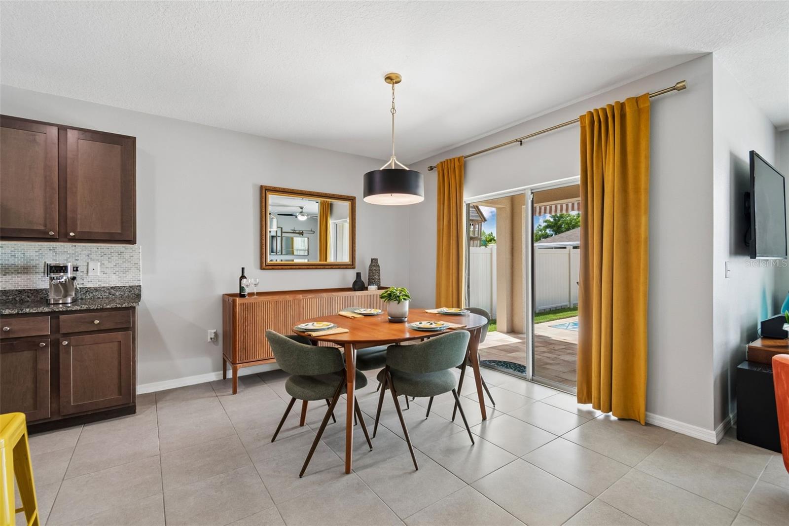 THE OAKS - Residential