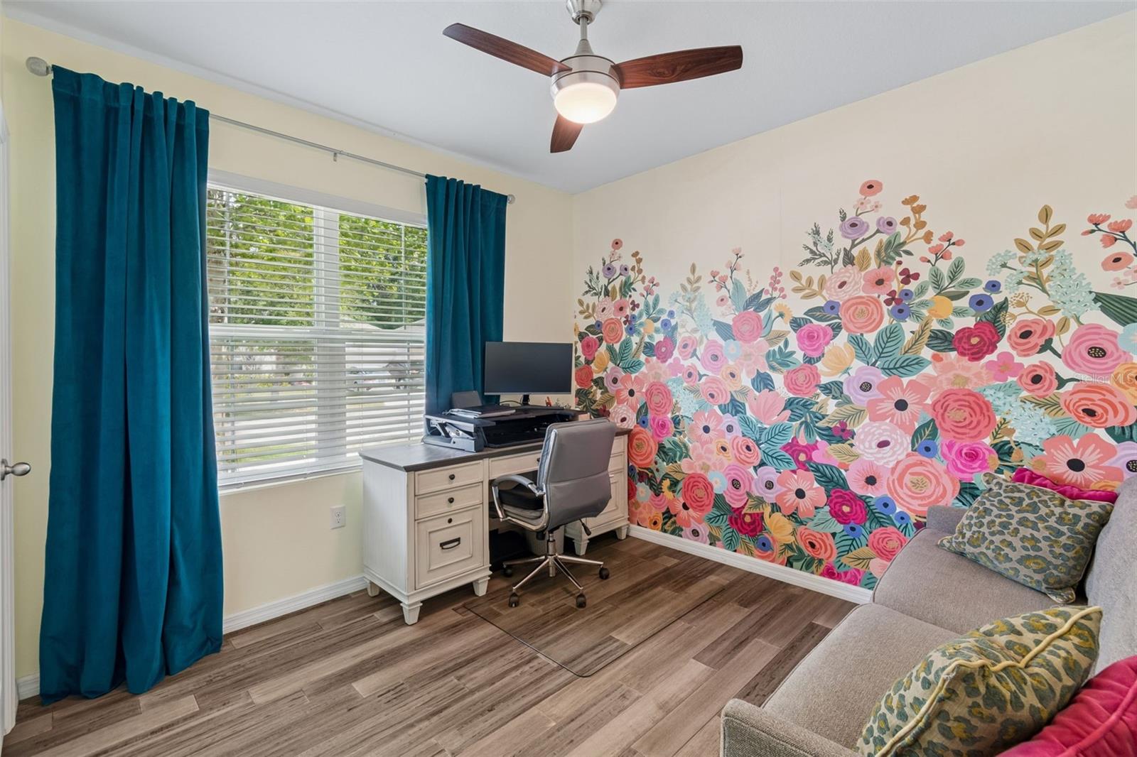 THE OAKS - Residential