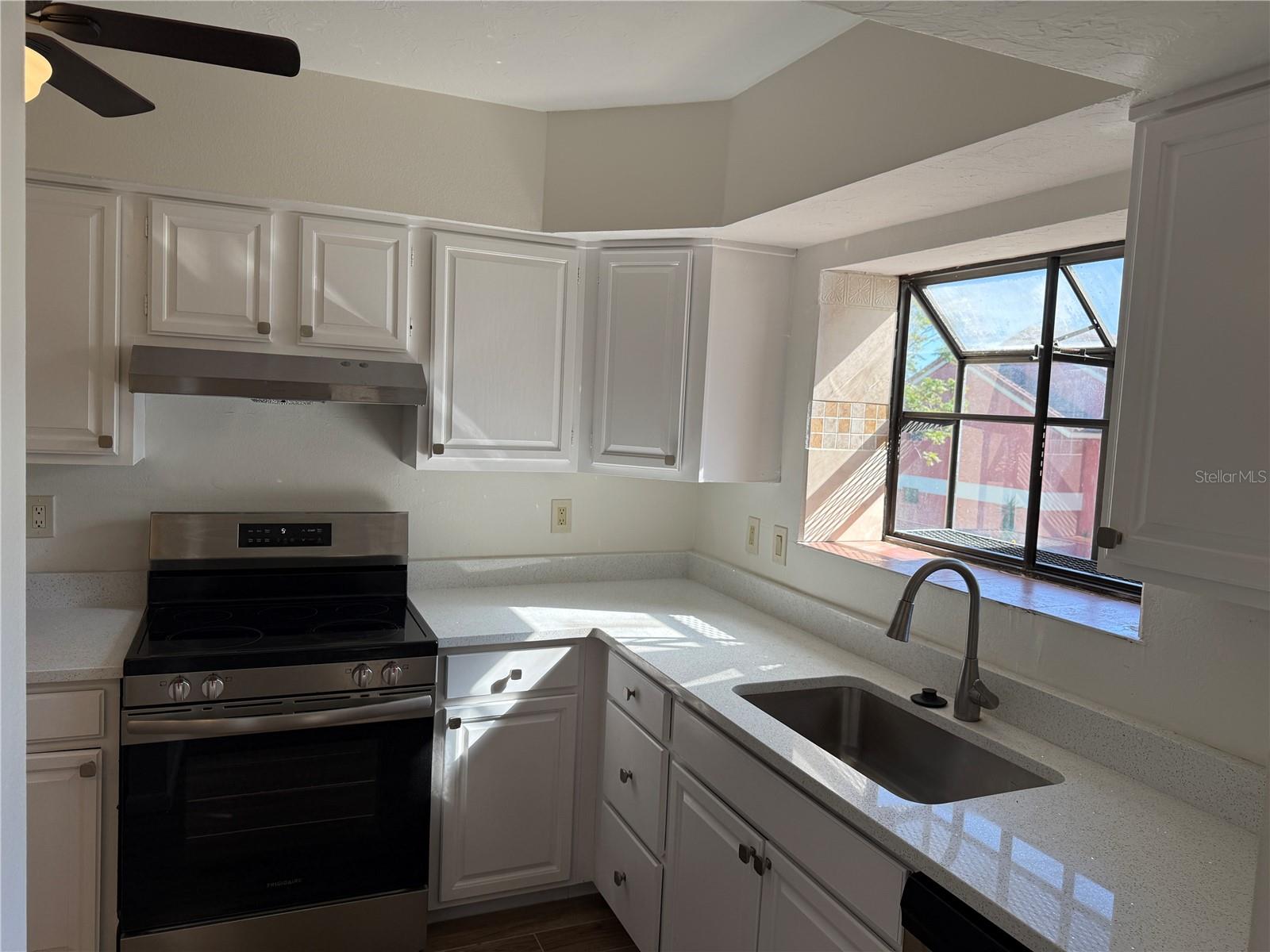 ASHTON LAKES 01 & 02 - Residential Lease