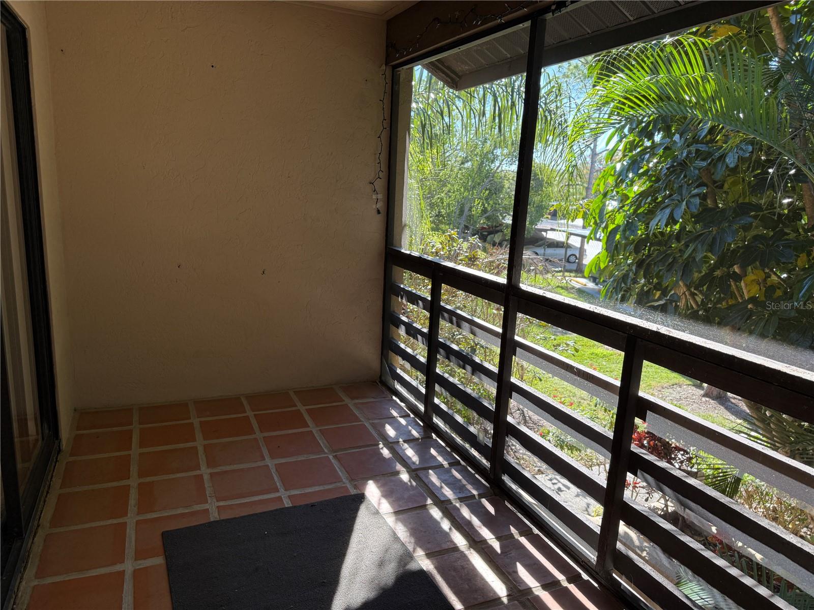 ASHTON LAKES 01 & 02 - Residential Lease