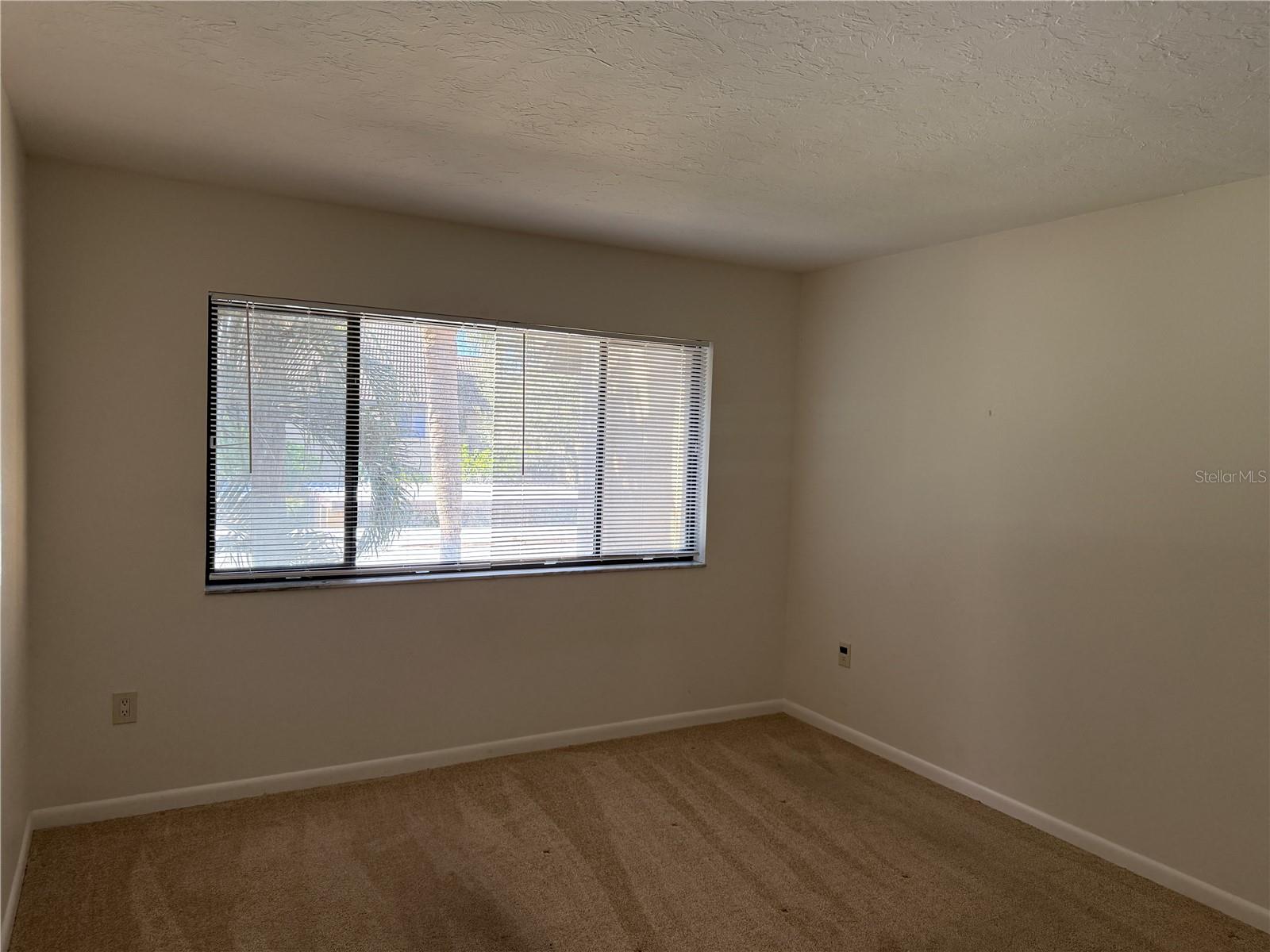 ASHTON LAKES 01 & 02 - Residential Lease