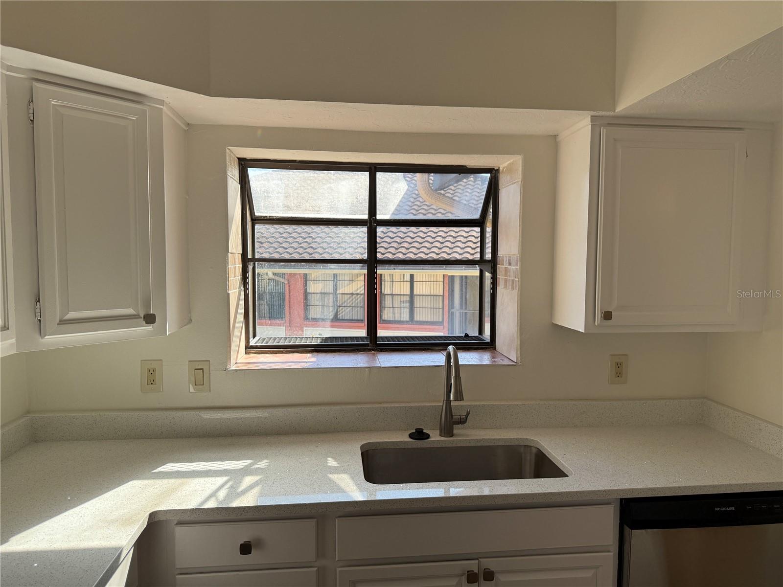 ASHTON LAKES 01 & 02 - Residential Lease