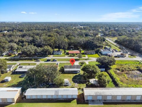 A home in AUBURNDALE