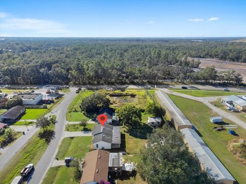 A home in AUBURNDALE