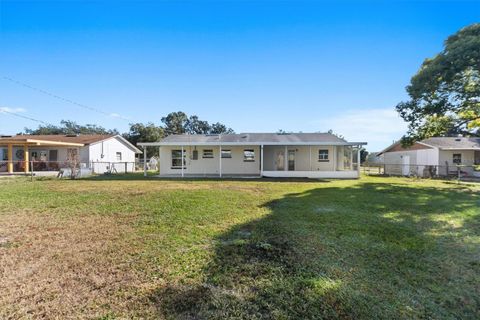 A home in AUBURNDALE