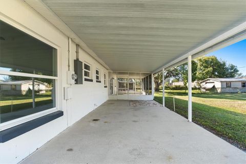 A home in AUBURNDALE