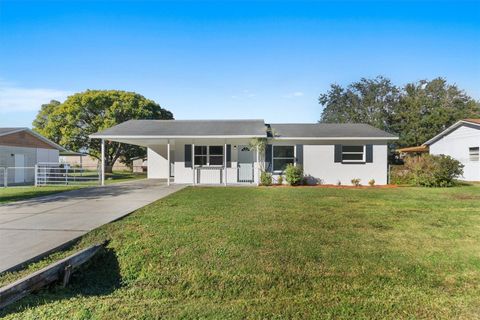 A home in AUBURNDALE