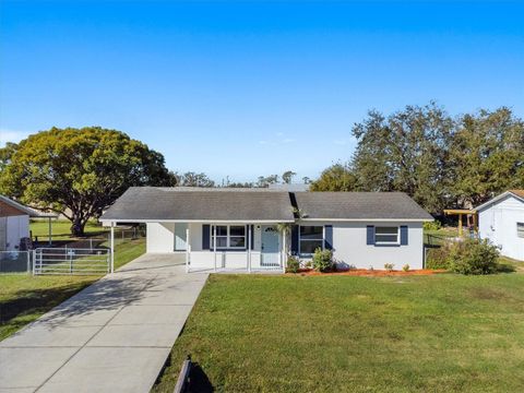 A home in AUBURNDALE