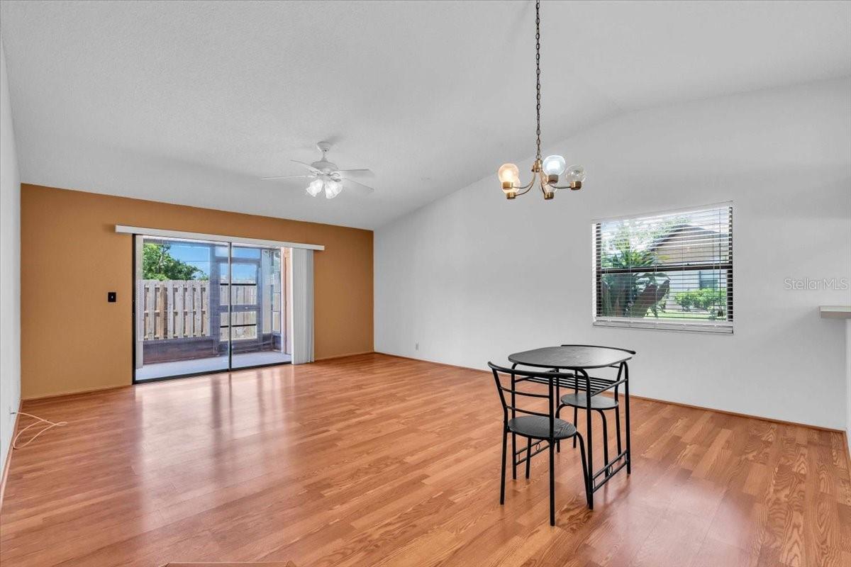 1806 CURRY TRAIL 14