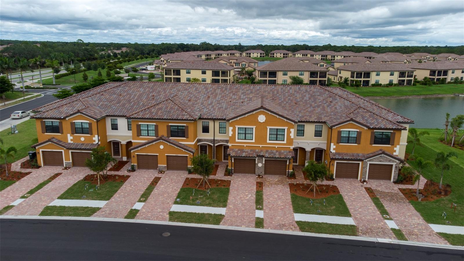 GRAN PARADISO TWNHMS 1B - Residential