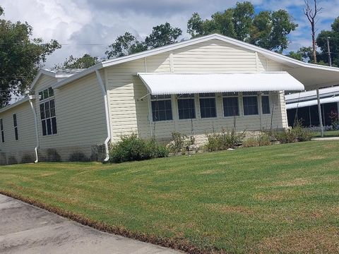 A home in PALM HARBOR