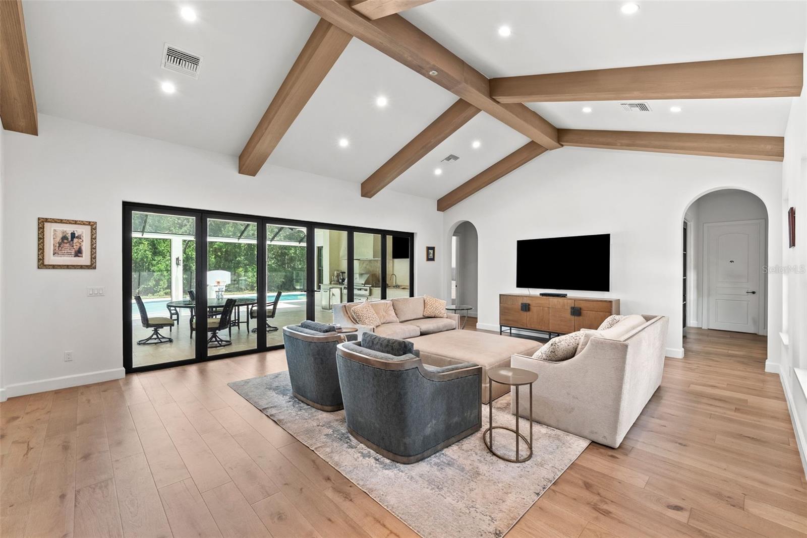 18907 LAKES EDGE WAY